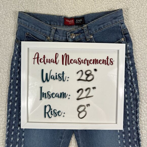 Younique Jeans Women’s Size 3 (Actual Sizes 28x22) Blue Crop Distressed Pattern - Picture 12 of 12